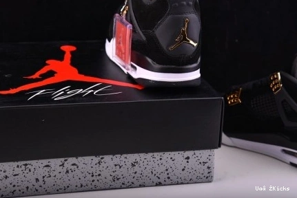 Air 552 “Royalty” 308497-032 Resilient Jordan 4 0812